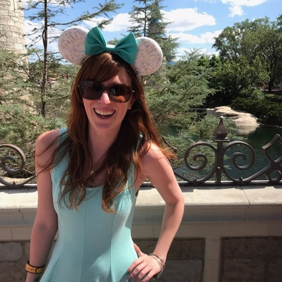 Meet your Posher, Stephanie - Picture 1 of 1